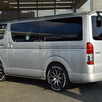 4613 平成26年式 ハイエース スーパーGL 4WD 3,000cc (ディーゼル車) 5人乗車 9.6万km　MRTのサムネイル