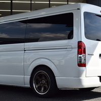 4570 平成29年式 ハイエース スーパーGL  ダークプライム　2WD 2,700cc (ガソリン車) 10人乗車 7.7万kmのサムネイル