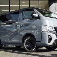4558 キャラバン GRANDプレミアムGX 4WD 2,400cc (ディーゼル車) 5人乗車　のサムネイル