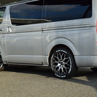 4613 平成26年式 ハイエース スーパーGL 4WD 3,000cc (ディーゼル車) 5人乗車 9.6万km　MRTのサムネイル