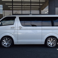 4642 令和5年式 ハイエース スーパーGL ダークプライムⅡ　2WD 2,000cc (ガソリン車) 5人乗車 2,200kmのサムネイル