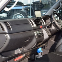 4613 平成26年式 ハイエース スーパーGL 4WD 3,000cc (ディーゼル車) 5人乗車 9.6万km　MRTのサムネイル