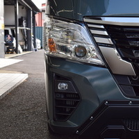 4468 キャラバン GRANDプレミアムGX 4WD 2,400cc (ディーゼル車) 5人乗車　NEWカラーのサムネイル