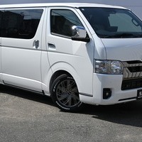 4435 令和6年式 ハイエース スーパーGL ダークプライムⅡ　2WD 2,800cc (ディーゼル) 2/5人乗車 32kmのサムネイル