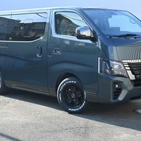 4532 令和6年式　キャラバン　GRANDプレミアムGX　　2WD　2000cc(ガソリン)　2/5人乗車　7kmのサムネイル