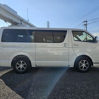 4594　令和5年式　ハイエース　スーパーGL　ダークプライムⅡ　2WD　2800cc　ディーゼル車　5人乗り　60kmのサムネイル