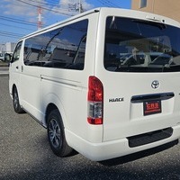 4594　令和5年式　ハイエース　スーパーGL　ダークプライムⅡ　2WD　2800cc　ディーゼル車　5人乗り　60kmのサムネイル
