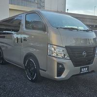 4635　キャラバン　50th　anniversary　2WD　2000cc　ガソリン車　5人乗りのサムネイル