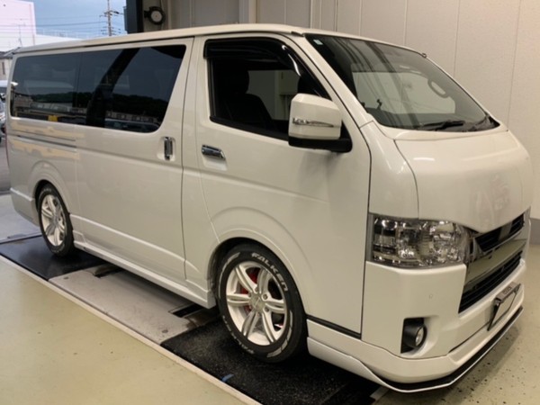 千葉　ハイエースカスタム　新型ハイエースでも取付可能！～新作エアロ【LEGARE】施工事例～