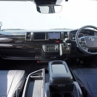 4693 平成31年式 ハイエース ワゴンGL 2WD 2,700CC ガソリン車 10人乗り 4.1万㎞のサムネイル
