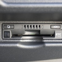 4723 令和6年式 ハイエース スーパーロング DX-GL PKG 2WD 2,800cc (ディーゼル) 2/5人乗車 83kmのサムネイル