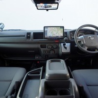 4723 令和6年式 ハイエース スーパーロング DX-GL PKG 2WD 2,800cc (ディーゼル) 2/5人乗車 83kmのサムネイル