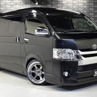 4632 平成28年式 ハイエース スーパーGLワイド ダークプライムⅡ 2WD 2700cc ガソリン車 5人乗り 3.8万kmのサムネイル