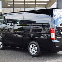 4557 キャラバン GRANDプレミアムGX 2WD 2,400cc (ディーゼル車) 5人乗車　のサムネイル
