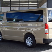 4719 令和6年式 ハイエース スーパーGL 2WD 2,800cc (ディーセル） 5人乗車　35kmのサムネイル