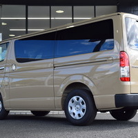 4719 令和6年式 ハイエース スーパーGL 2WD 2,800cc (ディーセル） 5人乗車　35kmのサムネイル