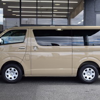 4719 令和6年式 ハイエース スーパーGL 2WD 2,800cc (ディーセル） 5人乗車　35kmのサムネイル
