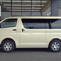 4721　令和6年式　ハイエース　DX　4WD　2800cc（ディーゼル）6人乗り　35kmのサムネイル
