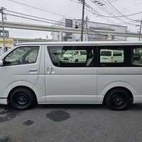 4788　令和1年式　ハイエース　スーパーGL　ダークプライムⅡ　2WD　2000cc　ガソリン車　5人乗り　4.0万kmのサムネイル