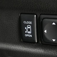 4600 令和6年式 キャラバン グランドプレミアムＧＸ　2WD 2,400cc (ディーゼル) 2/5人乗車 21km　登録済み未使用車のサムネイル
