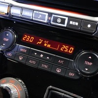 4712 令和6年式 三菱 デリカD:5 CHAMONIX電動ｻｲﾄﾞｽﾃｯﾌﾟ装着車 4WD 2,200cc (ディーゼル車)  7人乗りのサムネイル