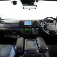 4814　令和1年式　ハイエース　スーパーGL　ダークプライムⅡ　2WD　2,800cc(ディーゼル車) 5人乗車　1.1万kmのサムネイル