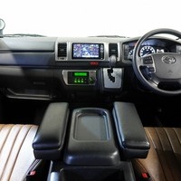 4822　令和3年式　ハイエース　スーパーGL　2WD　2,800cc(ディーゼル車) 5人乗車　2.8万kmのサムネイル