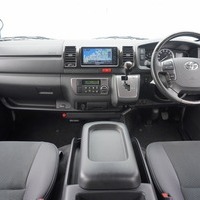 4831 令和5年式 ハイエース スーパーGL ダークプライムⅡ　2WD 2,800cc (ディーゼル) 2/5人乗車 5.9万kmのサムネイル