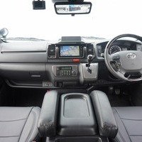 4877 令和2年式 ハイエース スーパーGL ダークプライムⅡ　2WD 2,800cc (ディーゼル) 2/5人乗車 6.0万kmのサムネイル