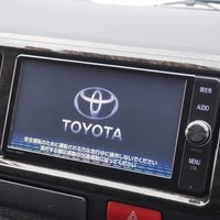 4875 平成30年式 ハイエース スーパーGL ダークプライム　2WD 2,800cc (ディーゼル) 2/5人乗車 4.5万kmのサムネイル