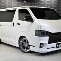 4660　令和2年式　ハイエース　S-GL 　ダークプライムⅡ　グレード　2WD　2,800cc(ディーゼル車)　 5人乗車　3.3万kmのサムネイル