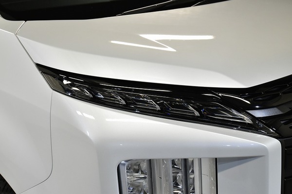 三菱デリカD5 Chamonixの新車装着夏用タイヤ4本（三菱デリカD5