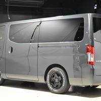 4532.令和6年式 キャラバン グランドプレミアムGX 2WD 2,000cc ガソリン車 走行14キロ 検査令和８年７月のサムネイル
