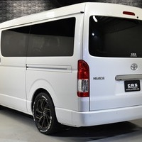 3238　令和3年式　ハイエース ワゴンGL  ベッドキット2 2WD 2,700cc (ガソリン車) 　7人乗車 2.5千kmのサムネイル