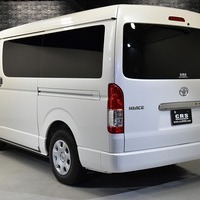 3875 令和3年式　ハイエースワゴンＧＬ　内装架装車　4WD　2,700cc(ガソリン車)　５人乗車　1,600km　　のサムネイル