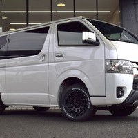 4838　令和5年式　ハイエース　スーパーGL　ダークプライムⅡ　4WD　2800cc　ディーゼル車　5人乗り　2.0万km　のサムネイル