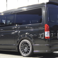 4846 平成30年式 ハイエース ワイドスーパーGL 2WD 2,700cc (ガソリン車) 5人乗車 2.8万kmのサムネイル