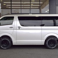 4838　令和5年式　ハイエース　スーパーGL　ダークプライムⅡ　4WD　2800cc　ディーゼル車　5人乗り　2.0万km　のサムネイル