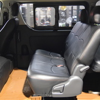 4846 平成30年式 ハイエース ワイドスーパーGL 2WD 2,700cc (ガソリン車) 5人乗車 2.8万kmのサムネイル