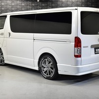 4814　令和1年式　ハイエース　スーパーGL　ダークプライムⅡ　2WD　2,800cc(ディーゼル車) 5人乗車　1.1万kmのサムネイル