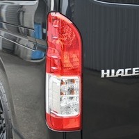 4877 令和2年式 ハイエース スーパーGL ダークプライムⅡ　2WD 2,800cc (ディーゼル) 2/5人乗車 6.0万kmのサムネイル