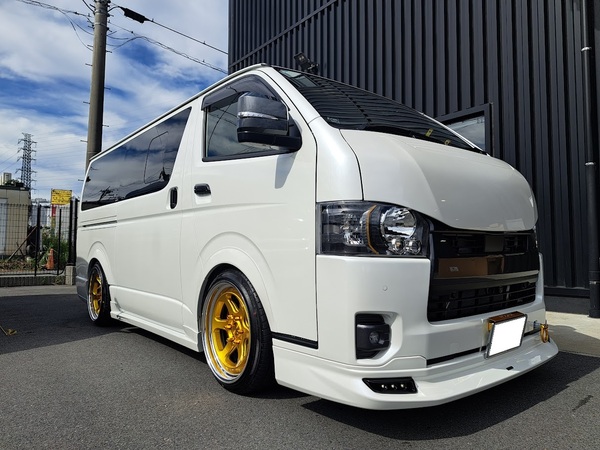【CRS横浜】ハイエースカスタム　新作エアロ+特注品を使ったこだわりの車両ご紹介！