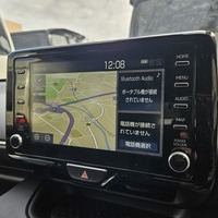 令和3年式　ヤリス　HYBRID　G　2WD　1500cc　5人乗り　2.6万kmのサムネイル