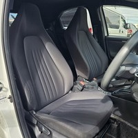 令和3年式　ヤリス　HYBRID　G　2WD　1500cc　5人乗り　2.6万kmのサムネイル