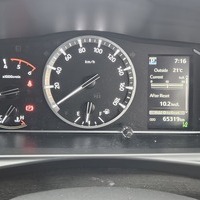 4790　令和4年式　ハイエース　DX　2WD　2800cc　ディーゼル車　5人乗り　6.6万kmのサムネイル