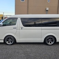 4835　平成29年式　ハイエース　ワイドバン　スーパーGL　ダークプライム　2WD　2700cc　ガソリン車　5人乗り　3.6万kmのサムネイル