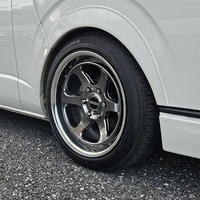 4835　平成29年式　ハイエース　ワイドバン　スーパーGL　ダークプライム　2WD　2700cc　ガソリン車　5人乗り　3.6万kmのサムネイル
