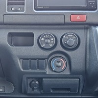 4867　令和6年式　ハイエース　DX　2WD　2000cc　ガソリン車　6人乗り　17kmのサムネイル