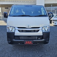 4867　令和6年式　ハイエース　DX　2WD　2000cc　ガソリン車　6人乗り　17kmのサムネイル