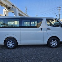 4867　令和6年式　ハイエース　DX　2WD　2000cc　ガソリン車　6人乗り　17kmのサムネイル